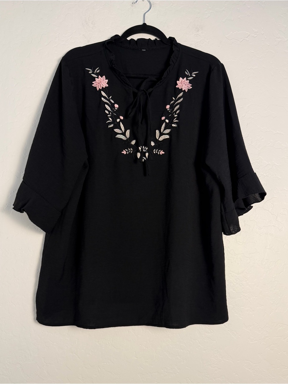 Unbranded Women’s 2XL Black Pink Embroidered Peasant Tunic Blouse Tie-Neck